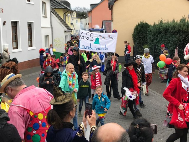 GGS Löwenburgschule im Honnefer Karnevalszug