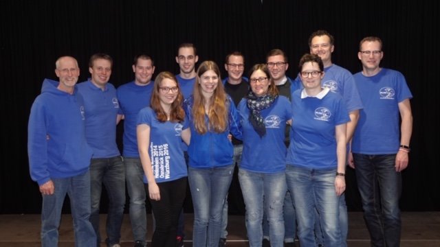 DLRG hat neuen Vorstand:
Hinten von links nach rechts: Gregor Molitor, Karsten Esser, Julian Burbach, Tim Grippekoven, Ralf Kramer, Stefan Schmitz, Thomas Berndtgen, Karsten Rokitta. Vorne von links nach rechts: Eva Zehnpfennig, Cathrin Langefeld, Sabine Berndtgen, Martina Berndtgen