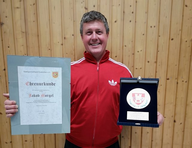 Jokob Morgel vom BSV Euskirchen e.V. erhält Ehrendeaille vom Stadtsportverband Euskirchen