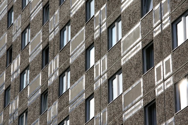 Köln Meschenich: FREIE WÄHLER fordern die prämierten Ideen von Studenten zum Rückbau der Plattenbau-Siedlung im Kölner Süden, in das städtische Konzept mit aufzunehmen.