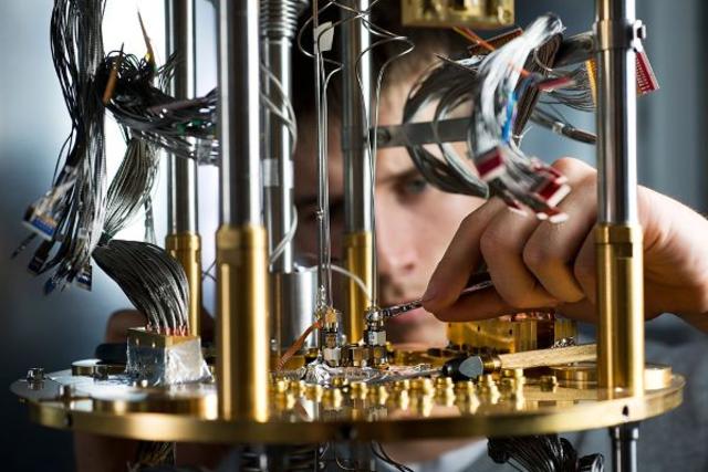 Ein Quatnencomputer von D-Wave wird im Forschungszentrum Jülich stehen.