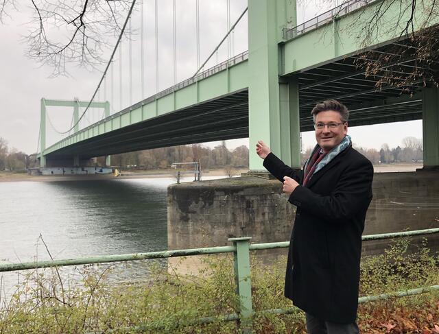Torsten Ilg möchte den Ausbau der Rodenkirchener Brücke auf 8 Fahrspuren verhindern: „Damit bestünde die Gefahr, dass die Politik die geplante neue Rheinquerung bei Wesseling gänzlich aufgibt und der Fern-, und Schwerlastverkehr dauerhaft durch Rodenkirchen brettert“