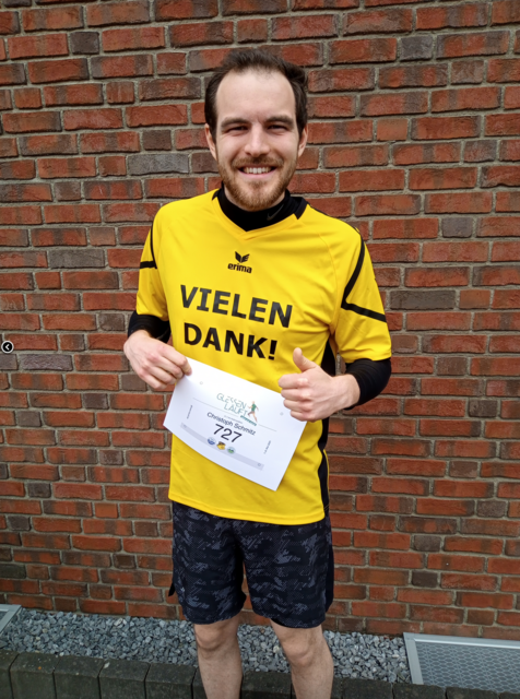 Ex-Karnevalsprinz Christoph-Schmitz von der Glessener Maigesellschaft und frisch gekürter Sieger des "Kriegs der Birken" hatte auch beim Halbmarathon die Nase vorn.