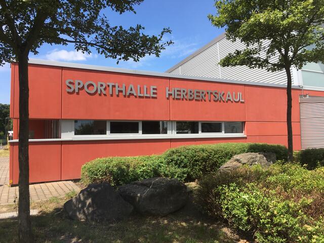 die Sporthalle Herbertskaul wird zukünftig den Namen von Franz Brück tragen
