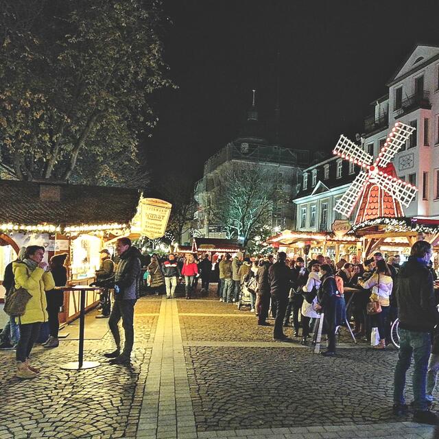 Die Beliebte Glühwein-Mühle und ihr Team freuen sich, wieder Besucher empfangen zu dürfen.